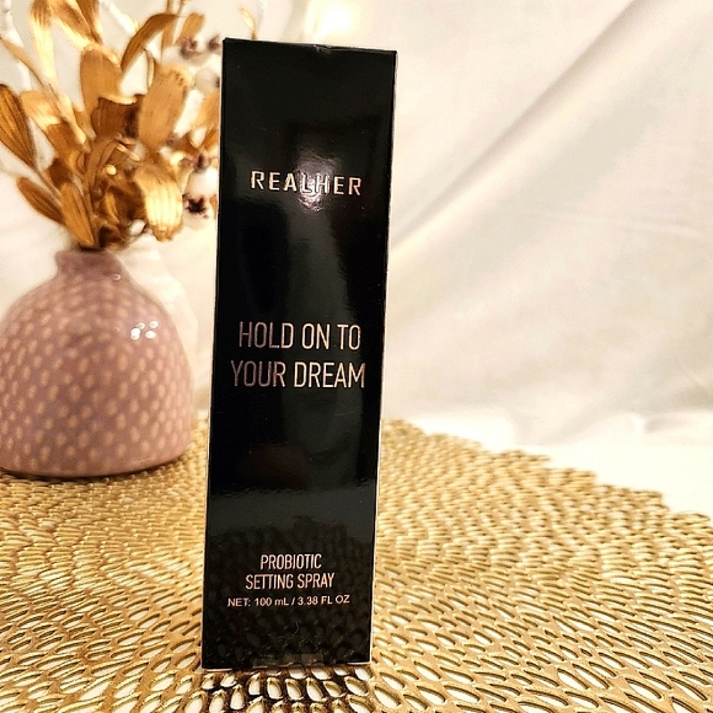 REALHER Hold on to Your Dream Probiotic Setting Spray BNIB Full Size